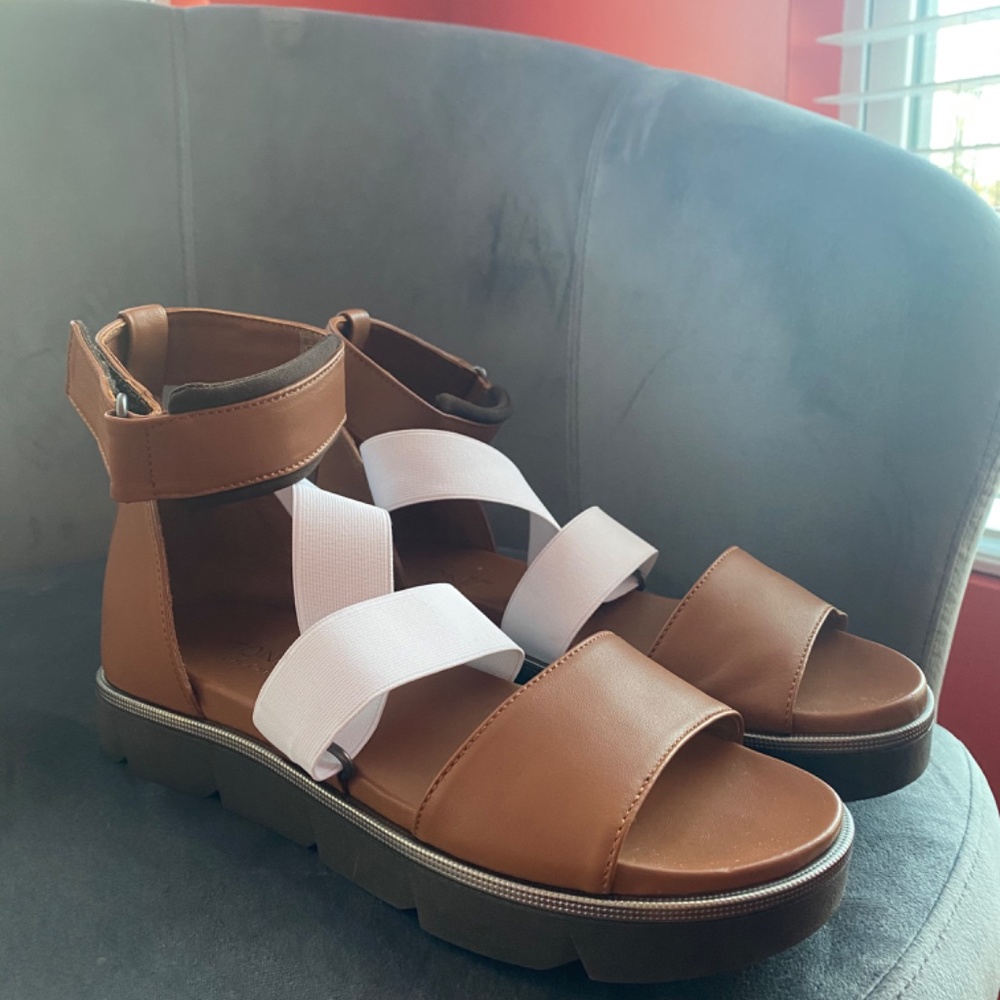 Sandals - Picture 4 of 4